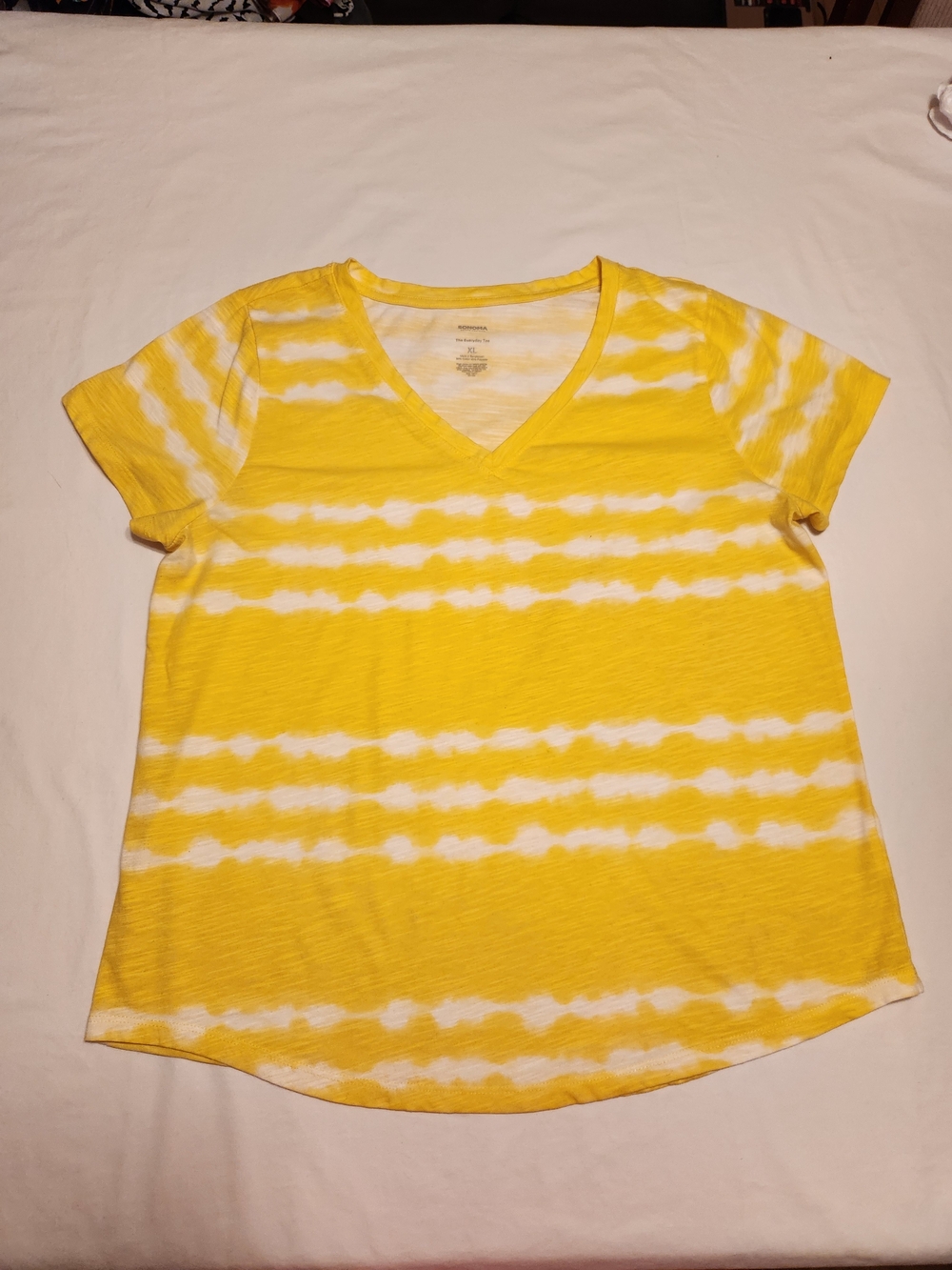 Sonoma Yellow White Tie Dye V-Neck Everyday Tee Women’s XL